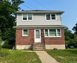 Building Photo - 28 Warner Ln