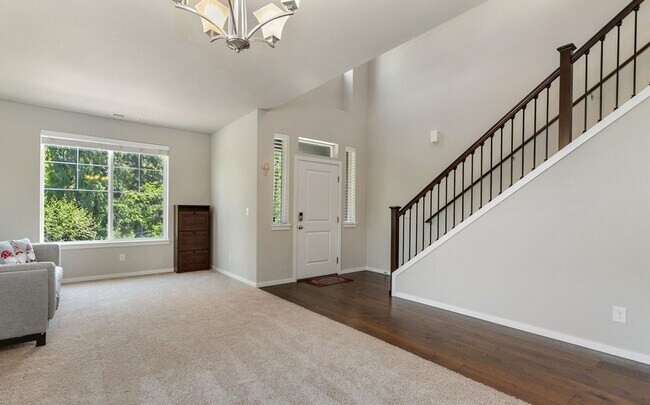 Foto del edificio - Beautifully maintained 4-bedroom, 3.5-bath home in Auburn.