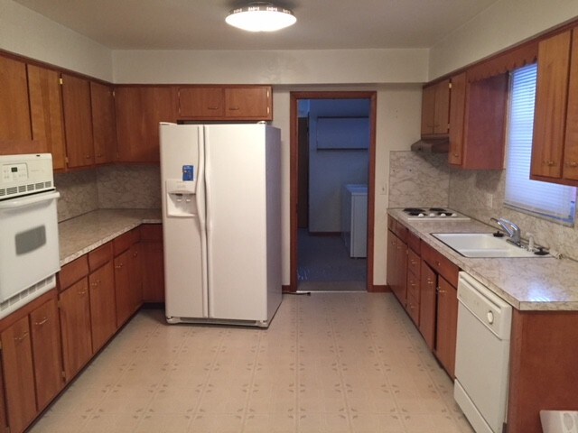 Building Photo - 3055 Eastbrook Dr