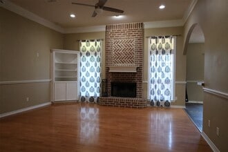 Building Photo - 4414 Woodland Ridge Dr