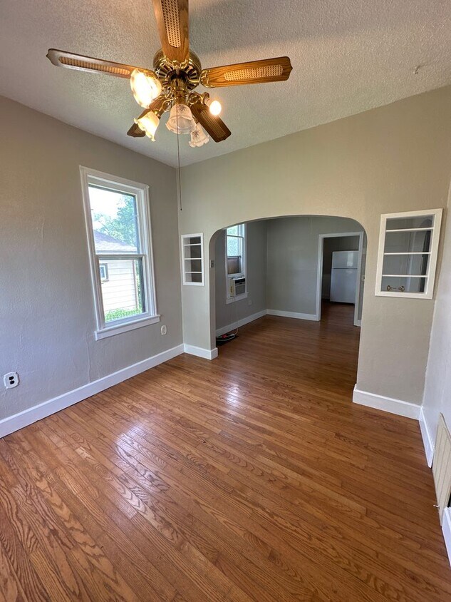 Foto principal - 909 8th Ave SE