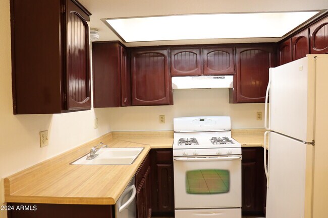 Building Photo - 4207 Calle Barona