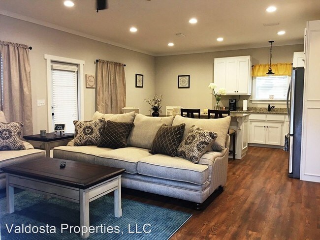 Foto del edificio - 2 br, 2 bath House - 675 Sheavette Rd