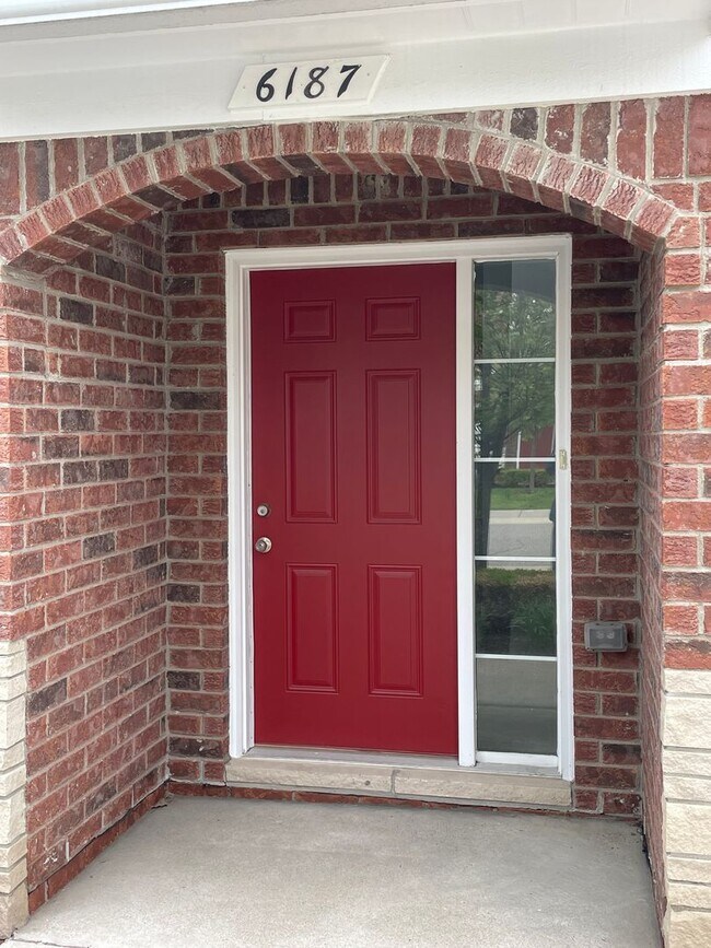 Foto del edificio - 3 BR, 2 1/2 BA, 2-Car, 1885 SF Townhouse, ...