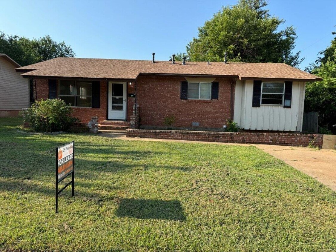 Foto principal - 3 bed, 1 bath home for rent in Moore near ...