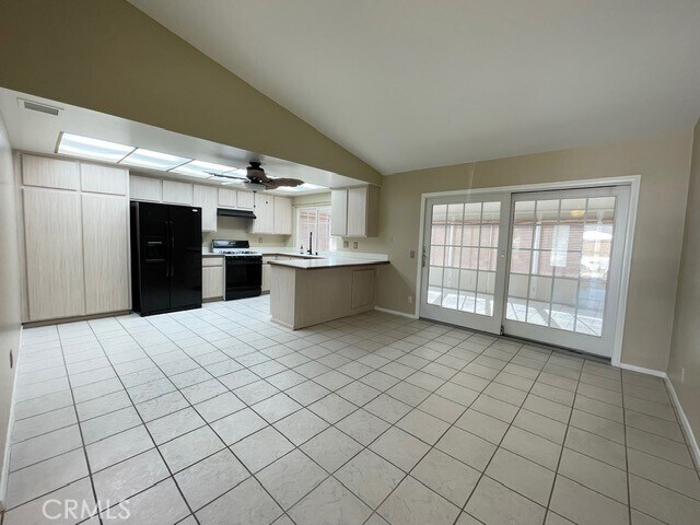 Building Photo - 825 Ardmore Ct