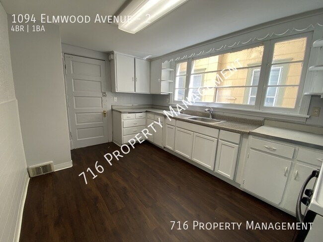 Foto del edificio - Spacious 4 bedroom right in Elmwood Village!