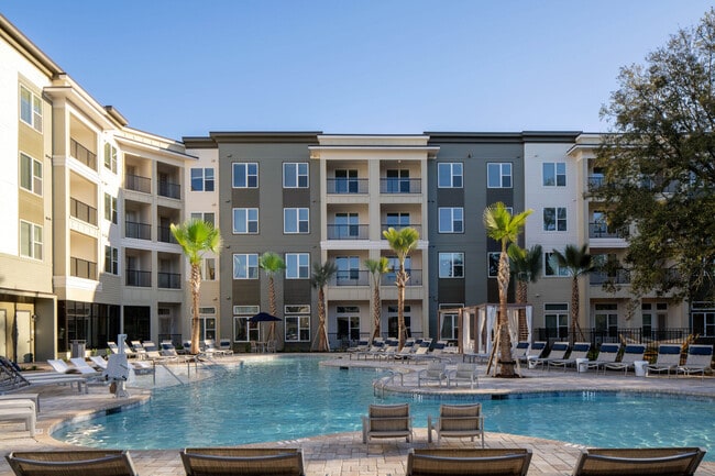 Building Photo - Aventon Victory