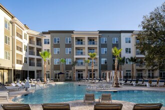 Building Photo - Aventon Victory