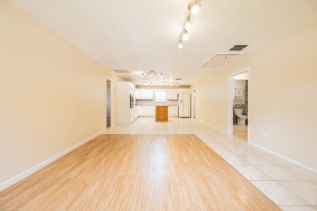Building Photo - 4113 Edison St