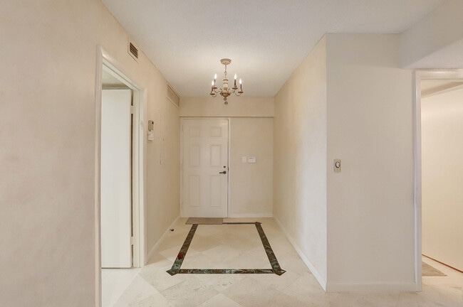 Building Photo - 7233 Promenade Dr
