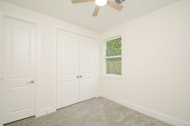 Building Photo - 426 Sikes St