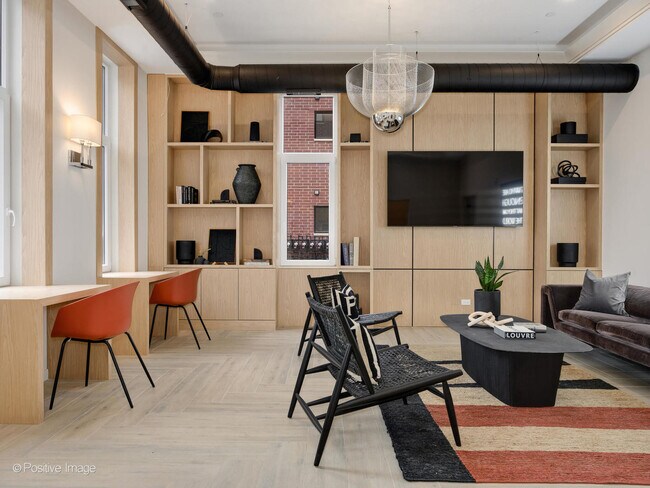 Foto del edificio - 2725 N Thatcher Ave