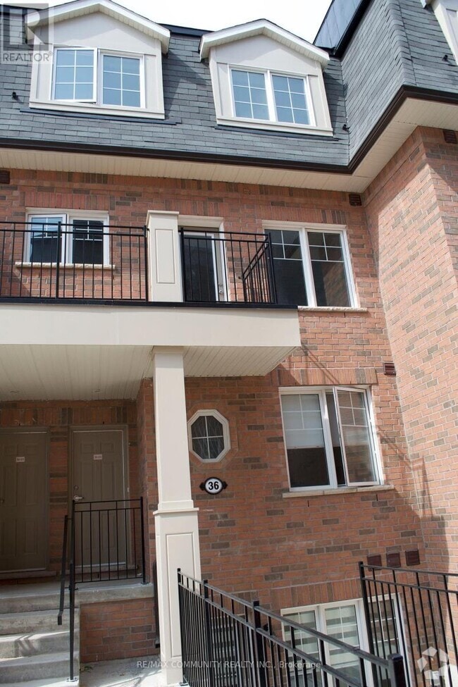 Building Photo - 2420-32420 Baronwood Dr