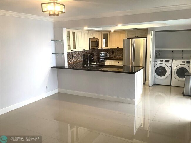 Building Photo - 1404 Oxford Ln