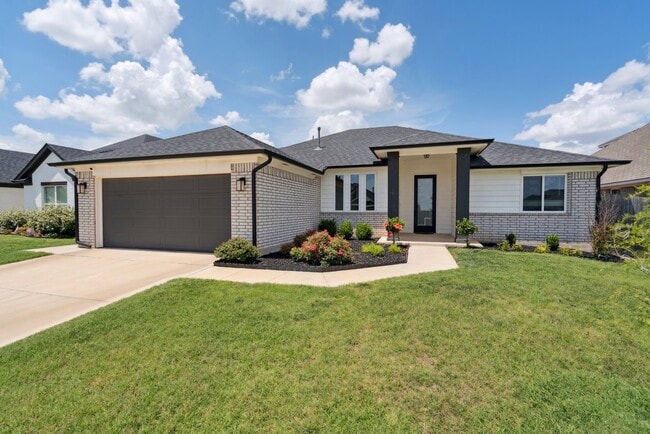 Building Photo - 15908 Buffalo Dr