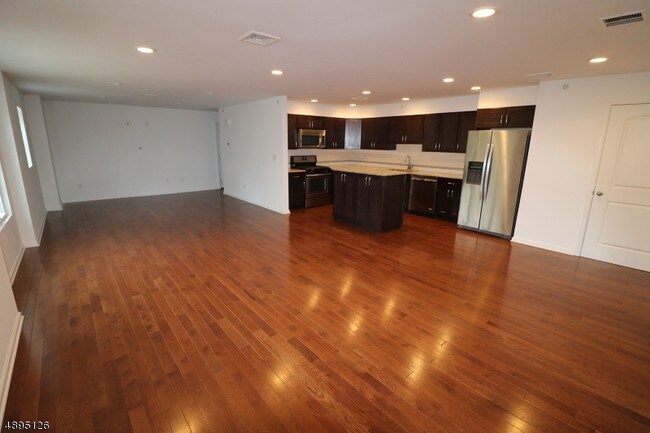 Building Photo - 652 US-202