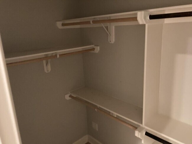 Foto del edificio - 2114 Bidwell Dr