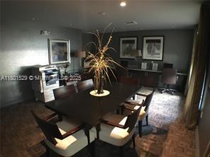 Foto del edificio - 2421 NE 65th St