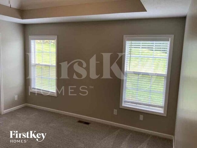 Building Photo - 6009 Pleasant Hill Dr