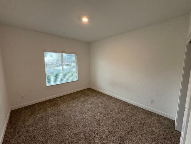 Foto del edificio - Lennar Built 2 story home coming soon!