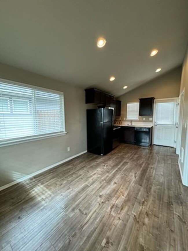Building Photo - Beautiful 1 bedroom tiny home in Cottage G...