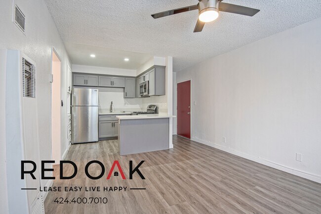 Building Photo - ~1 Month FREE~ Fantastic Ground Floor Two ...