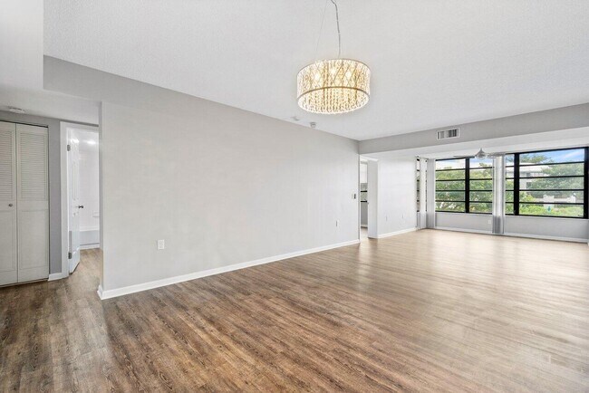 Foto del edificio - 3710 Whitehall Dr