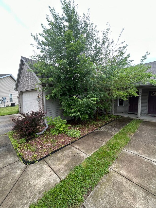 Foto principal - 3002 Butterfield Court