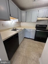 Building Photo - 2125 Wainwright Ct