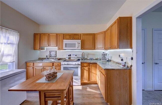 Building Photo - 76 Valley Ave