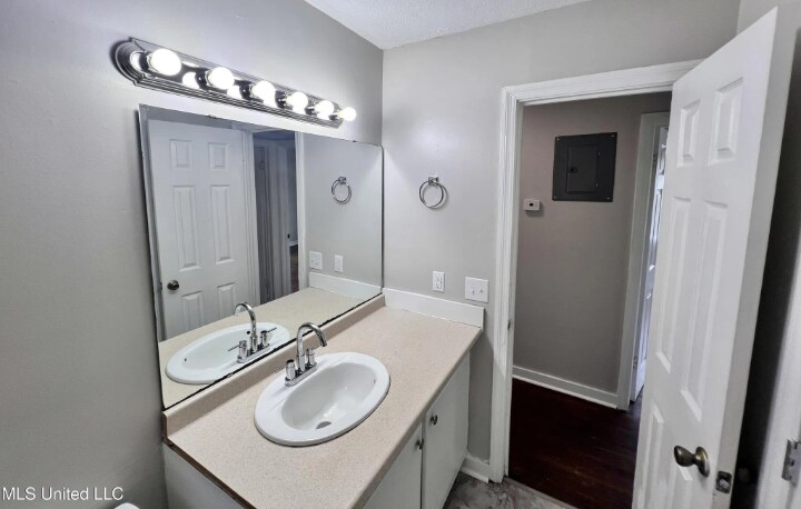 Foto del edificio - 1311 Fernwood Dr