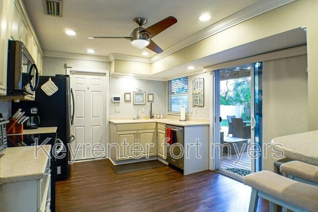 Building Photo - 7189 Vassar Dr