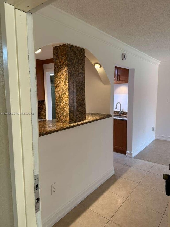 Foto del edificio - 7000 NW 186th St