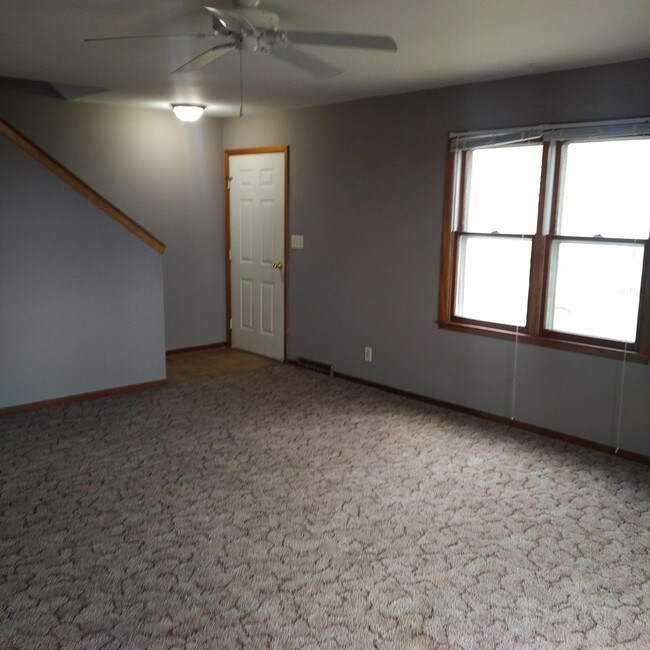 115 Meadow St, Royal, IA 51357 Townhome Rentals in Royal IA