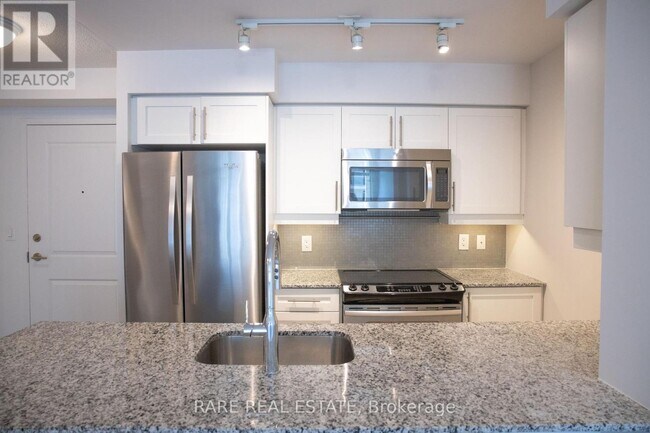 Building Photo - 35 Bastion St