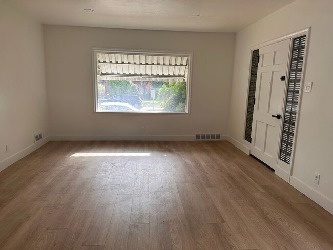Foto del edificio - 1433 E 2700 S