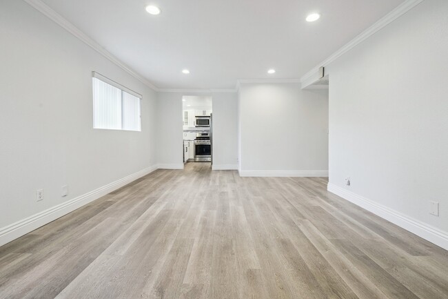 Building Photo - 1079 Laguna Ave