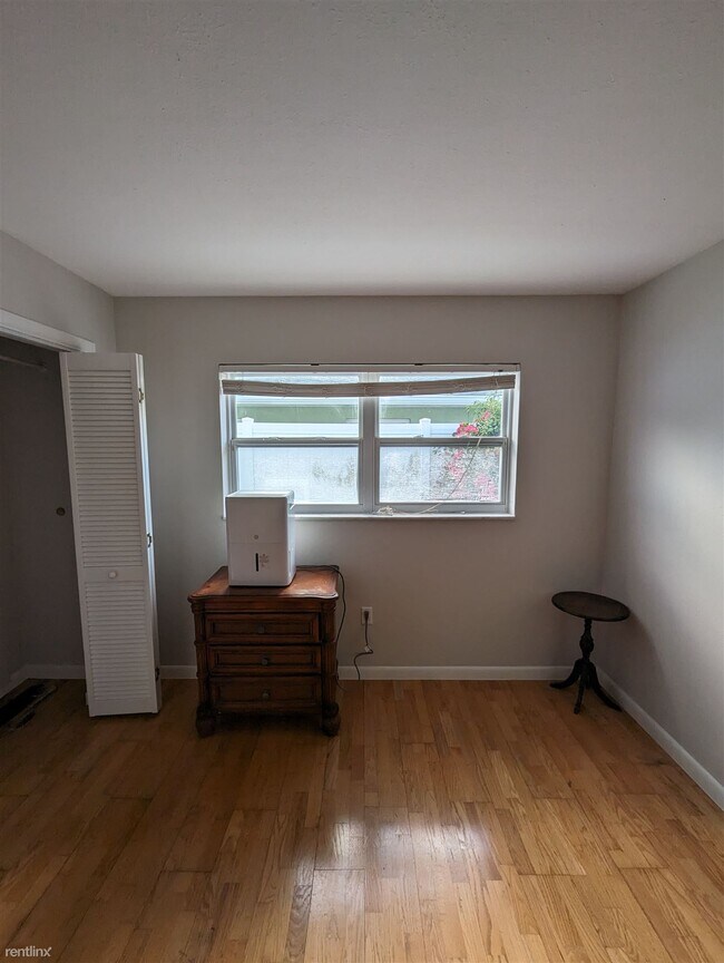 Building Photo - 4 br, 2 bath House - 2244 Lagoon Drive Room B