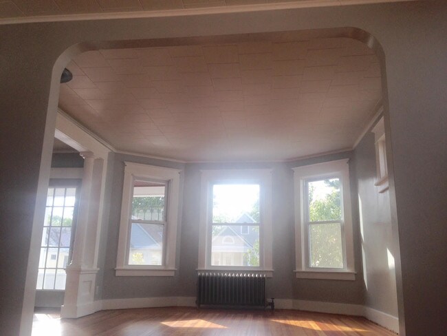 Building Photo - 822 Hampton Ave