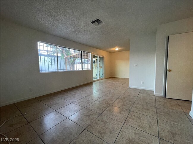 Foto del edificio - 4007 Danford Pl