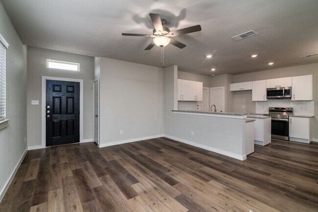Foto del edificio - GORGEOUS 3 BEDROOM DUPLEX LOCATED IN MIDLOTHIAN ISD!