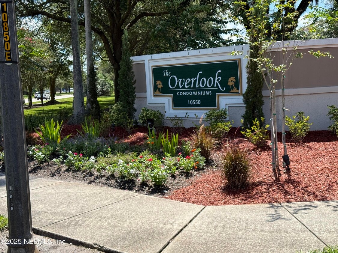 Foto principal - 10550 Baymeadows Rd