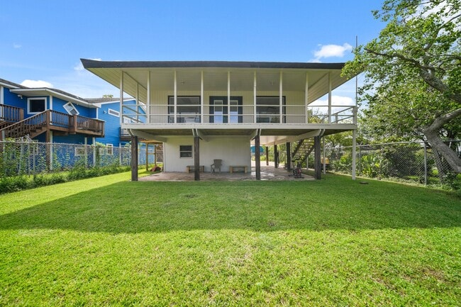 Building Photo - 1031 Star Dr