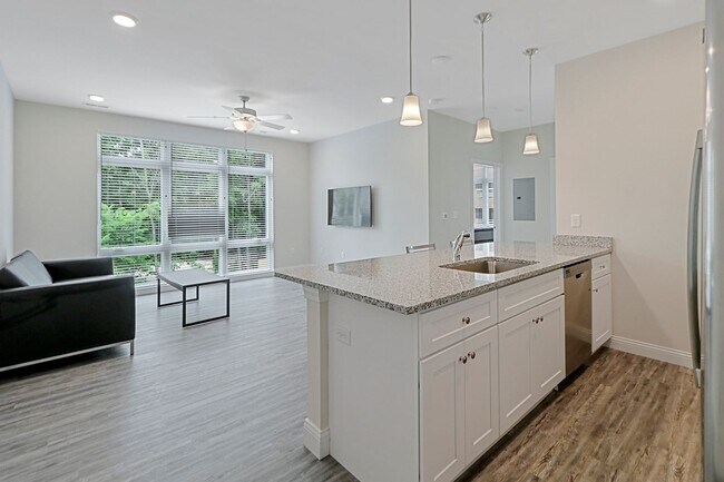 Foto del interior - 611 S State St