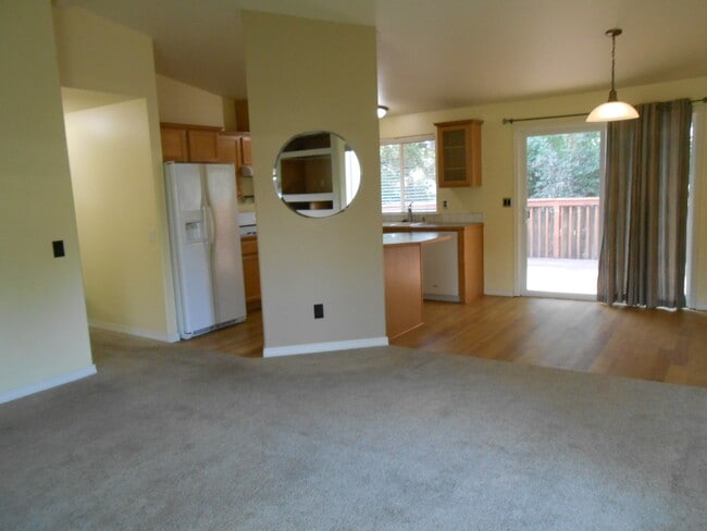 Building Photo - 2396 NE Desert Willow Ct