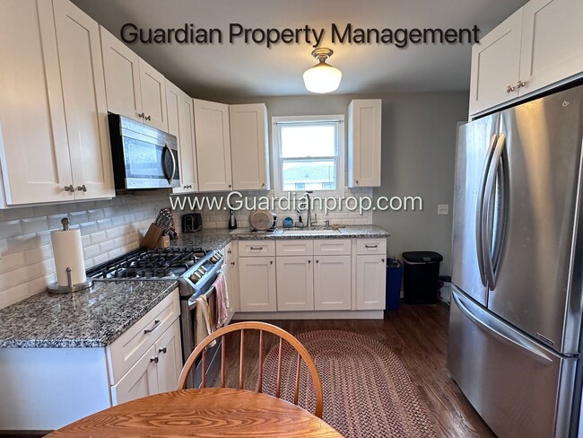 Foto del edificio - St Louis Park Single Family Home, Fenced In yard, Washer/Dryer, 1 Car Garage