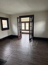 Building Photo - 413 Sandusky St