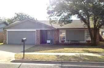 Building Photo - 506 N Englewood Ave