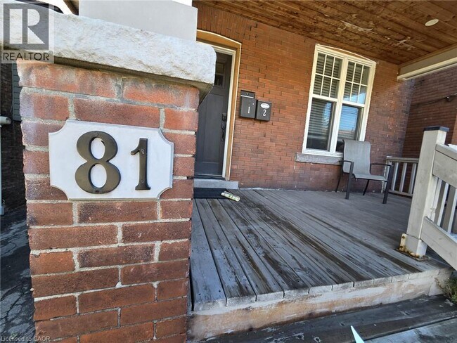 Photo du bâtiment - 81 Gage Ave S